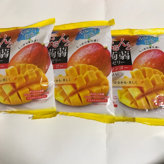 ぷるんとこんにゃくゼリー　マンゴー　3点セット 食品/飲料/酒の食品(菓子/デザート)の商品写真