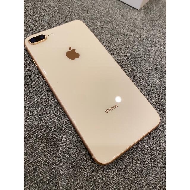 iPhone(アイフォーン)のiPhone8プラス　 スマホ/家電/カメラのスマートフォン/携帯電話(スマートフォン本体)の商品写真