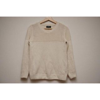 アーペーセー(A.P.C)のA.P.C ニット ホワイト(ニット/セーター)