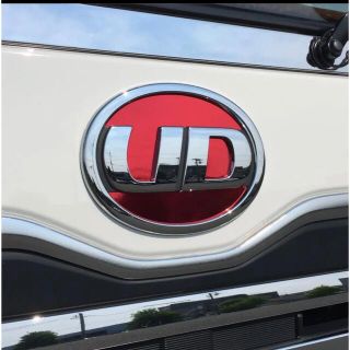 特価❗️高品質！UD  トラック エンブレムステッカー メッキ マグネットタイプ(車外アクセサリ)