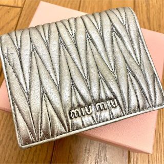 ミュウミュウ(miumiu)の【riri様専用】正規品　miumiu 折り財布☆PRADAバレンシアガ、ロエベ(財布)