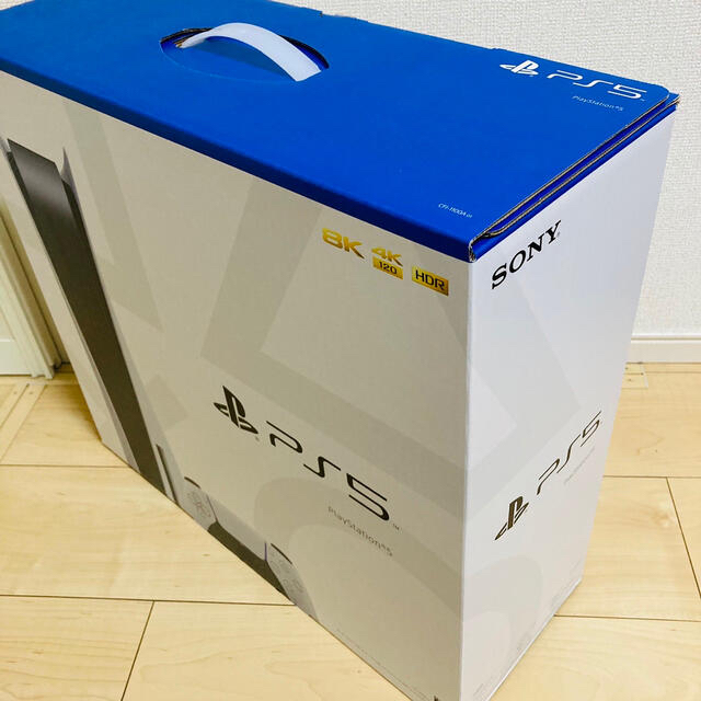 SONY(ソニー)の新品送料無料 PS5 ディスクドライブ版 1100A最新軽モデル 今年3月末購入 エンタメ/ホビーのゲームソフト/ゲーム機本体(家庭用ゲーム機本体)の商品写真