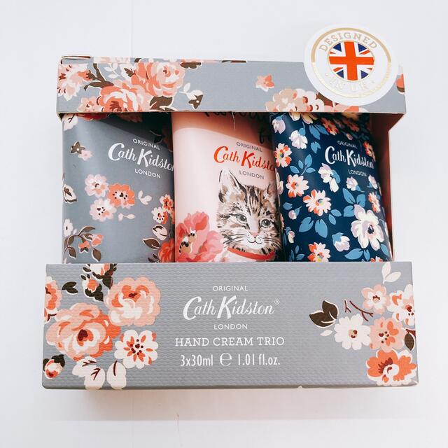 Cath Kidston(キャスキッドソン)のCathKidston キャット&フラワー　ハンドクリームトリオ　ボディクリーム コスメ/美容のボディケア(ボディクリーム)の商品写真