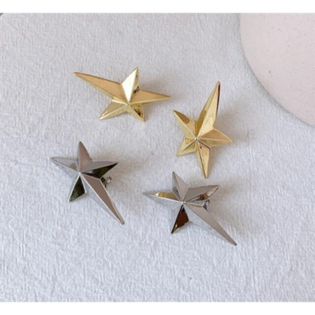 Demi-Luxe BEAMS(デミルクスビームス)の【NEW】新品インポート♡立体 星 ゴールド シルバー イヤリング レディースのアクセサリー(イヤリング)の商品写真