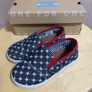 トムズ(TOMS)の【美品】TOMS - Avalon Black Chambray Skulls(スリッポン)