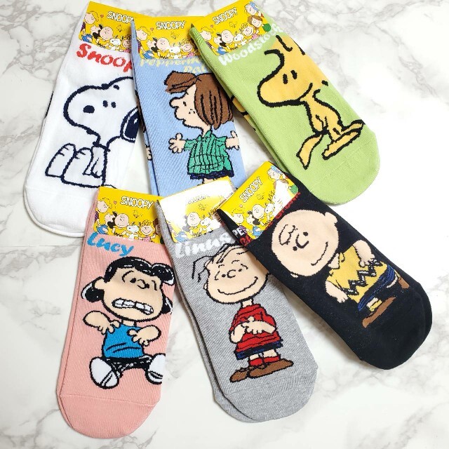 SNOOPY(スヌーピー)の【送料込み】【SNOOPY】新作☆激かわ♡スヌーピー靴下6足セット レディースのレッグウェア(ソックス)の商品写真