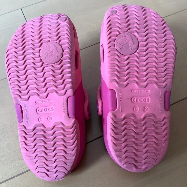 crocs(クロックス)のクロックス　ピンク　C12 18.5cm  crocs キッズ/ベビー/マタニティのキッズ靴/シューズ(15cm~)(サンダル)の商品写真