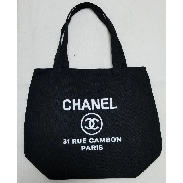 CHANEL(シャネル)のChanel キャンバス　トートバッグ　ブラック レディースのバッグ(トートバッグ)の商品写真