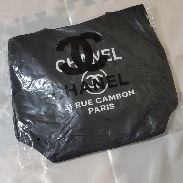 CHANEL(シャネル)のChanel キャンバス　トートバッグ　ブラック レディースのバッグ(トートバッグ)の商品写真