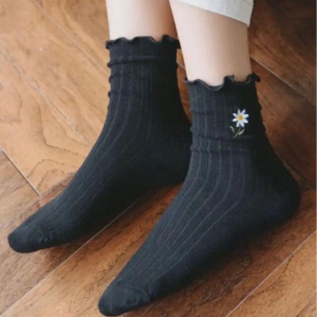 花刺繍デザインのシンプルに上品な女子靴下 キッズ/ベビー/マタニティのこども用ファッション小物(靴下/タイツ)の商品写真