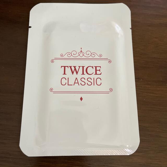 Waste(twice)(ウェストトゥワイス)のTWICE 韓国公式グッズ CLASSIC TRADING CARD 1袋 エンタメ/ホビーのタレントグッズ(アイドルグッズ)の商品写真