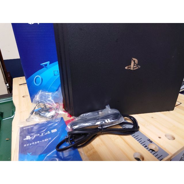 PlayStation®4 Pro 1TB CUH-7200B B01