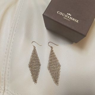 ココシュニック(COCOSHNIK)のCOCOSHNIK ココシュニック 菱形モチーフピアス(ピアス)