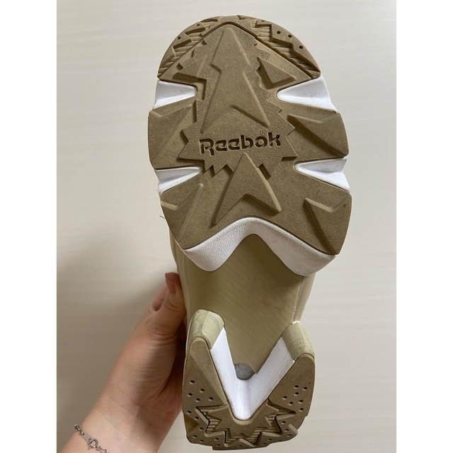 Reebok(リーボック)のインスタポンプフューリー　ユーティリティベージュ レディースの靴/シューズ(スニーカー)の商品写真