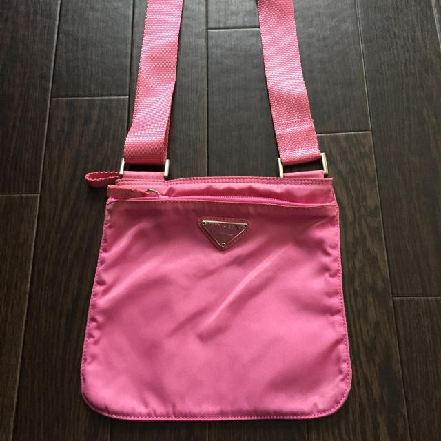 PRADA - 11日までセール‼︎プラダ ピンク ショルダーバッグ PRADA - 11日までセール‼︎プラダ ピンク ショルダーバッグ