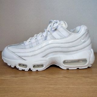 ナイキ(NIKE)の美品 NIKE WMNS AIR MAX 95 ALL WHITE(スニーカー)