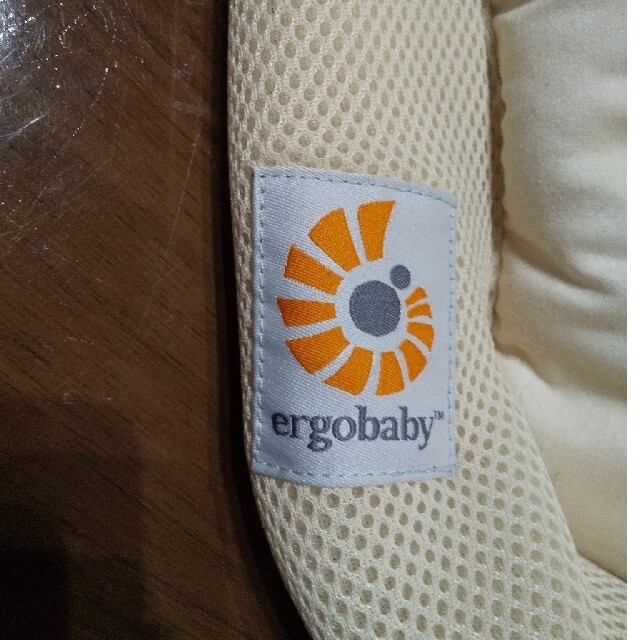 Ergobaby(エルゴベビー)のエルゴベビー　インサート キッズ/ベビー/マタニティの外出/移動用品(抱っこひも/おんぶひも)の商品写真
