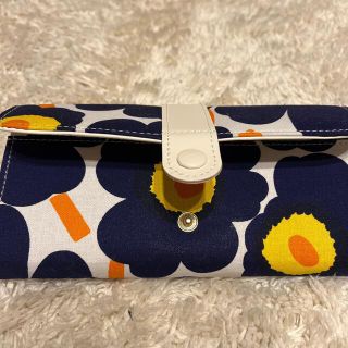 マリメッコ(marimekko)の花柄財布　マリメッコ(財布)