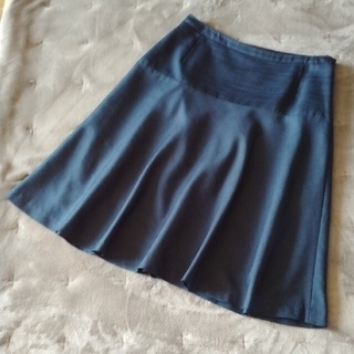 インディヴィ(INDIVI)のインディヴィ　ネイビー　フレアースカート　40(ひざ丈スカート)