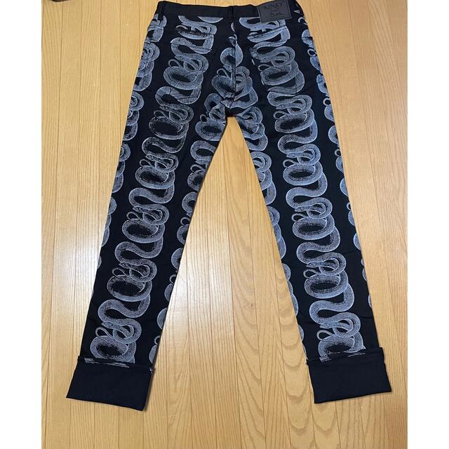 HYSTERIC GLAMOUR(ヒステリックグラマー)のヒステリックグラマー  SNAKE LOOP柄 スキニーデニムパンツ　 レディースのパンツ(デニム/ジーンズ)の商品写真