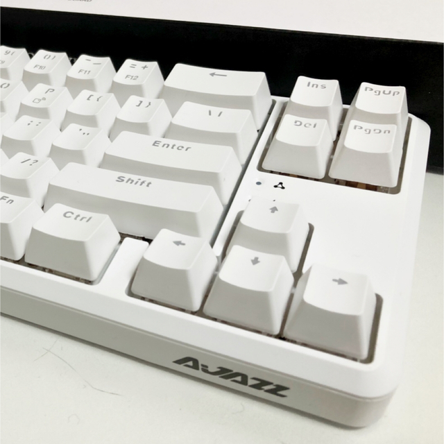 Ajazz K680T メカニカルキーボード　青軸　ホワイト