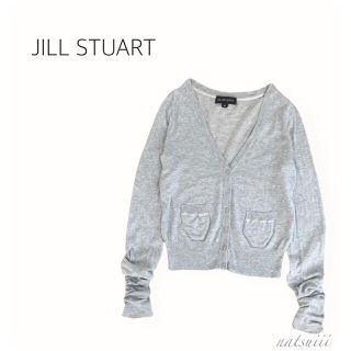 ジルスチュアート(JILLSTUART)のJILL STUART ジルスチュアート . Ｖネック コンパクト カーディガン(カーディガン)