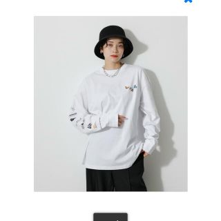 アズールバイマウジー(AZUL by moussy)のAZULBymoussy×ニューエラコラボ  新品タグ付き未使用(Tシャツ(長袖/七分))