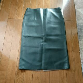 ザラ(ZARA)のTIM様専用 ZARA フェイクレザースカート(ひざ丈スカート)