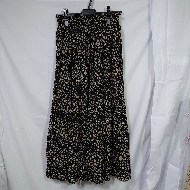 しまむら(シマムラ)の新品 未使用 しまむら ヒョウガラプリーツスカート L ブラック レディースのスカート(ロングスカート)の商品写真