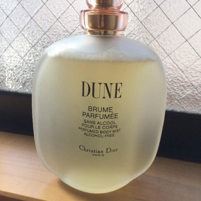 Christian Dior(クリスチャンディオール)のディオール       ⭐︎S様専用⭐︎DUNE  送料無料 コスメ/美容の香水(香水(女性用))の商品写真