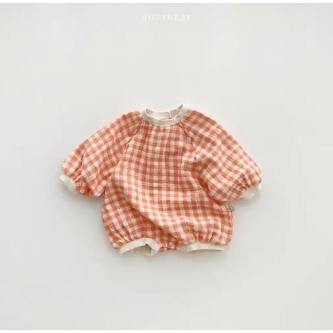 「新品/M」韓国OOTTBEBE・チェックロンパース キッズ/ベビー/マタニティのベビー服(~85cm)(カバーオール)の商品写真