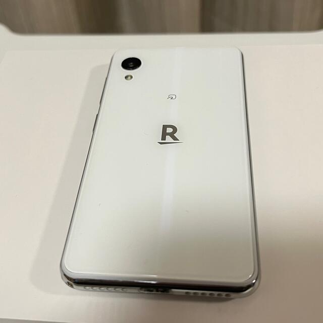 Rakuten(ラクテン)の【楽天mini】カラー：ホワイト スマホ/家電/カメラのスマートフォン/携帯電話(スマートフォン本体)の商品写真