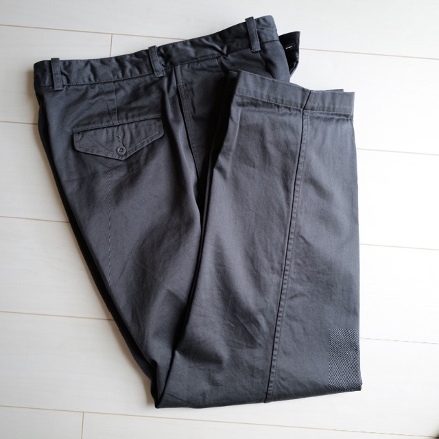 1LDK SELECT(ワンエルディーケーセレクト)のグラフペーパー Westpoint Chino TuckTaperedPants メンズのパンツ(チノパン)の商品写真