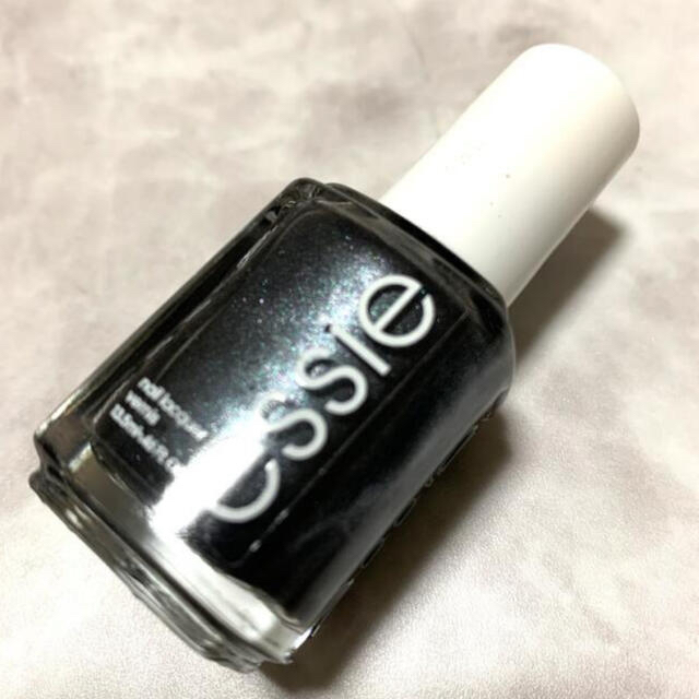 Essie(エッシー)のポリッシュ計4本 コスメ/美容のネイル(マニキュア)の商品写真