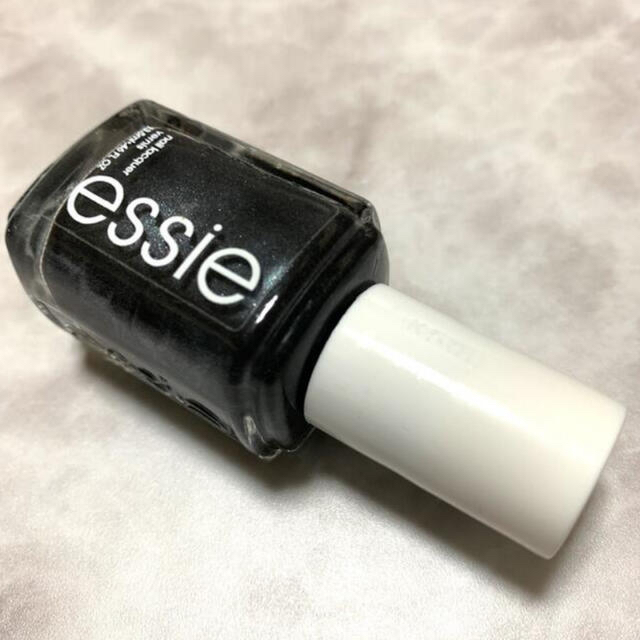 Essie(エッシー)のポリッシュ計4本 コスメ/美容のネイル(マニキュア)の商品写真