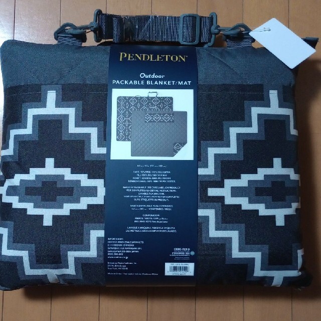 PENDLETON(ペンドルトン)のペンドルトン アウトドア ブランケット マット 152cm X 182cm　黒 スポーツ/アウトドアのアウトドア(その他)の商品写真