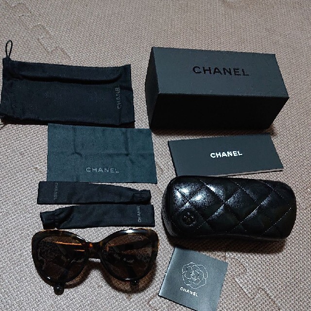 は自分にプチご褒美を CHANEL CHANEL♥️サングラス♥️シャネル