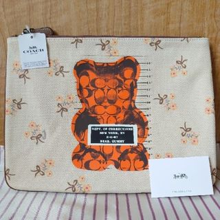 コーチ(COACH)のCOACH【新品】ガミベアー クラッチ セカンドバッグ 76933 A4対応(その他)