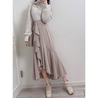 グレイル(GRL)の【美品】アシンメトリーフリルロングスカート(ロングスカート)