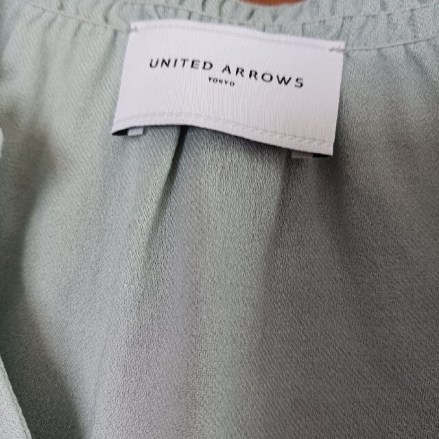 UNITED ARROWS(ユナイテッドアローズ)のユナイテッドアローズ　ミントグリーンブラウス レディースのトップス(シャツ/ブラウス(長袖/七分))の商品写真