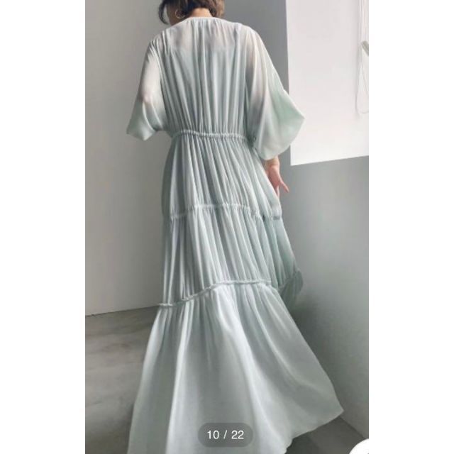 Ameri VINTAGE(アメリヴィンテージ)の新品 Ameri VINTAGE SHEER TIERED DRESS 8372 レディースのワンピース(ロングワンピース/マキシワンピース)の商品写真