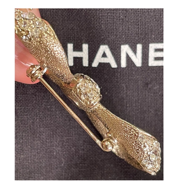シャネル 人気 リボンブローチ CHANEL ラインストーン ブローチ ゴールド シャネル 人気 リボンブローチ CHANEL ラインストーン ブローチ ゴールド