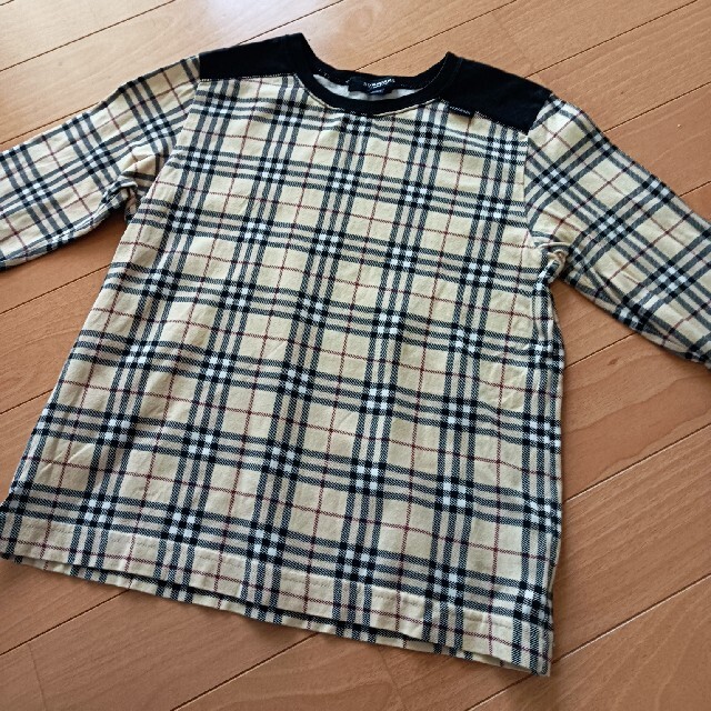 BURBERRY(バーバリー)のBURBERRY 長袖Tシャツ キッズ120センチ キッズ/ベビー/マタニティのキッズ服女の子用(90cm~)(Tシャツ/カットソー)の商品写真