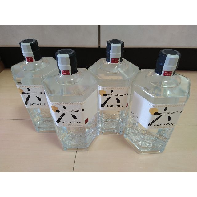 4本×700mlサントリー  ROKU GIN JIN 六 食品/飲料/酒の酒(蒸留酒/スピリッツ)の商品写真