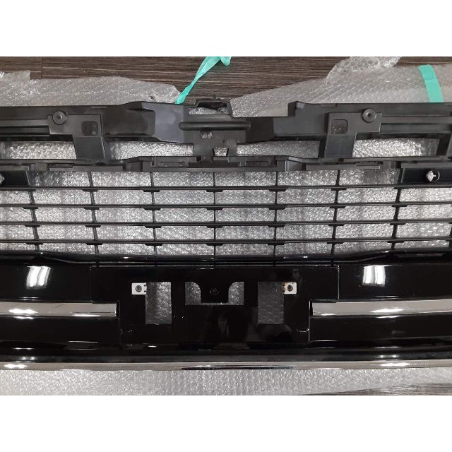 トヨタ グランエース 純正 GDH30W ラジェータグリル53102-26030-