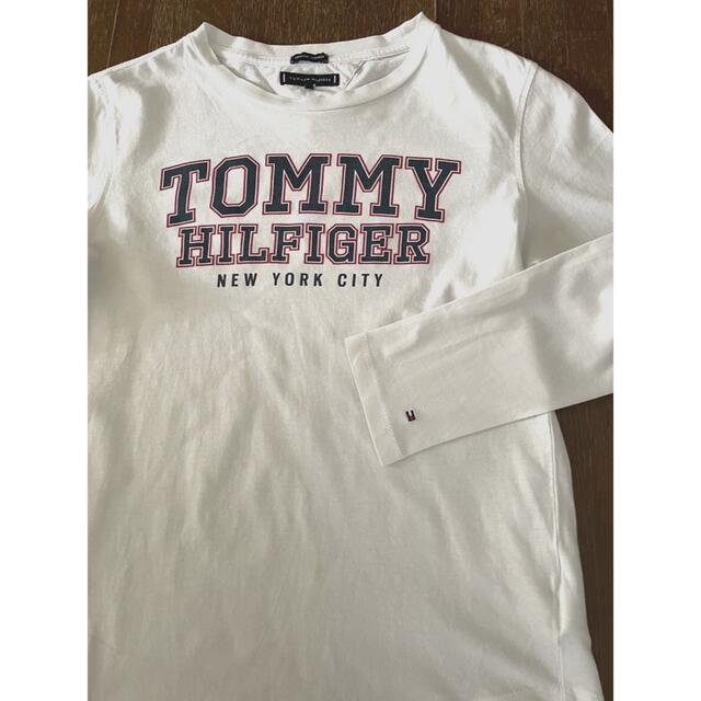 TOMMY HILFIGER(トミーヒルフィガー)の専用です。トミーヒルフィガー　Tシャツ　トップス キッズ/ベビー/マタニティのキッズ服男の子用(90cm~)(Tシャツ/カットソー)の商品写真