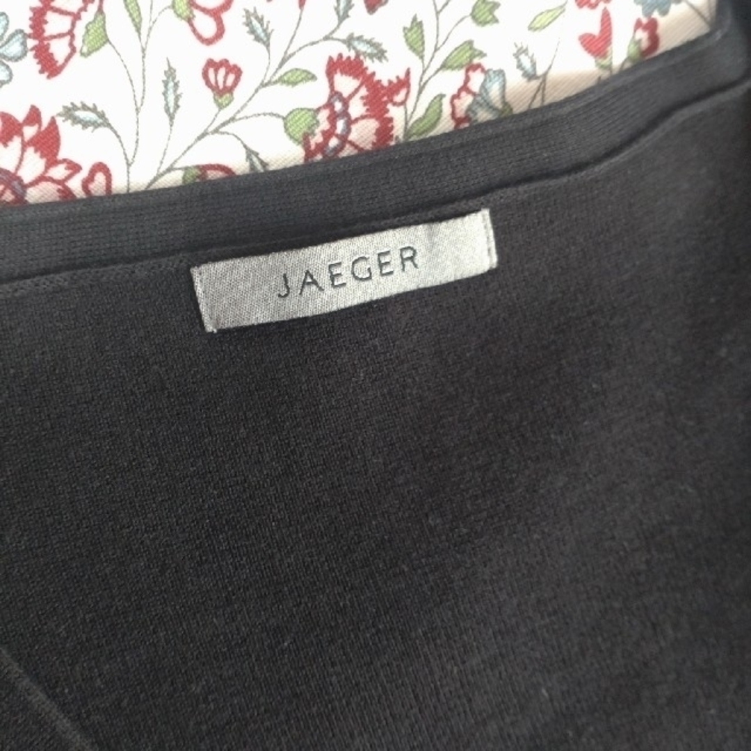 JAEGER(イエーガー)のJAEGER  ニットソーVネックカーディガン レディースのトップス(カーディガン)の商品写真