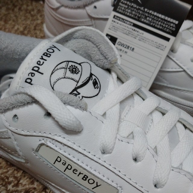 BEAMS(ビームス)の【新品】BEAMS x PAPERBOY x Reebok Club C 85  メンズの靴/シューズ(スニーカー)の商品写真