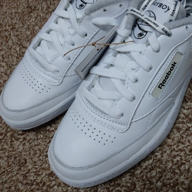 BEAMS(ビームス)の【新品】BEAMS x PAPERBOY x Reebok Club C 85  メンズの靴/シューズ(スニーカー)の商品写真