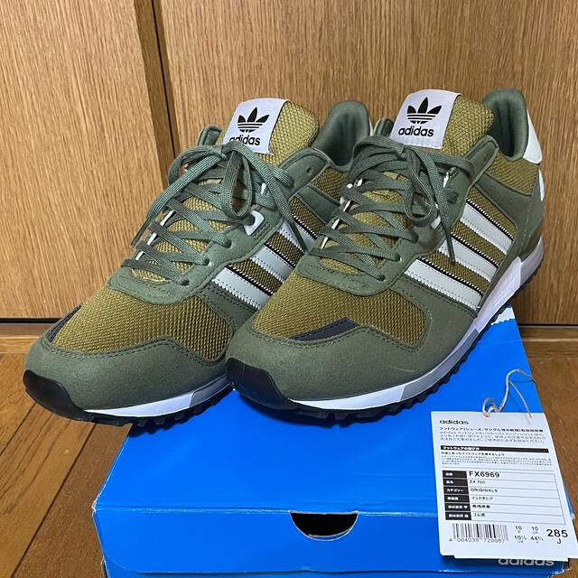 アディダス ZX700